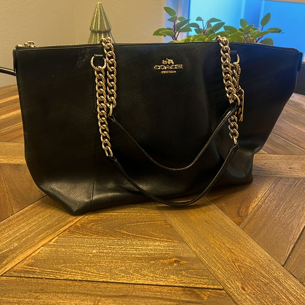 Coach shoulder bag.
